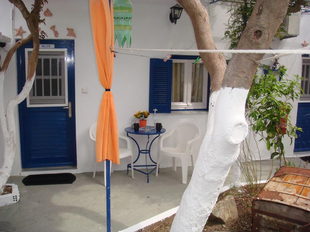 Boussetil Rooms Capanmat Tinos Exterior photo